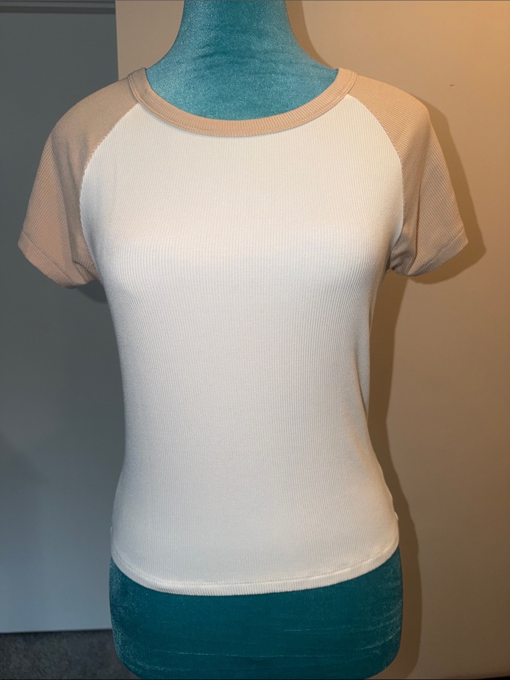 Classic Two-Tone Ribbed Short Sleeve Tee - Cream with Tan Trim